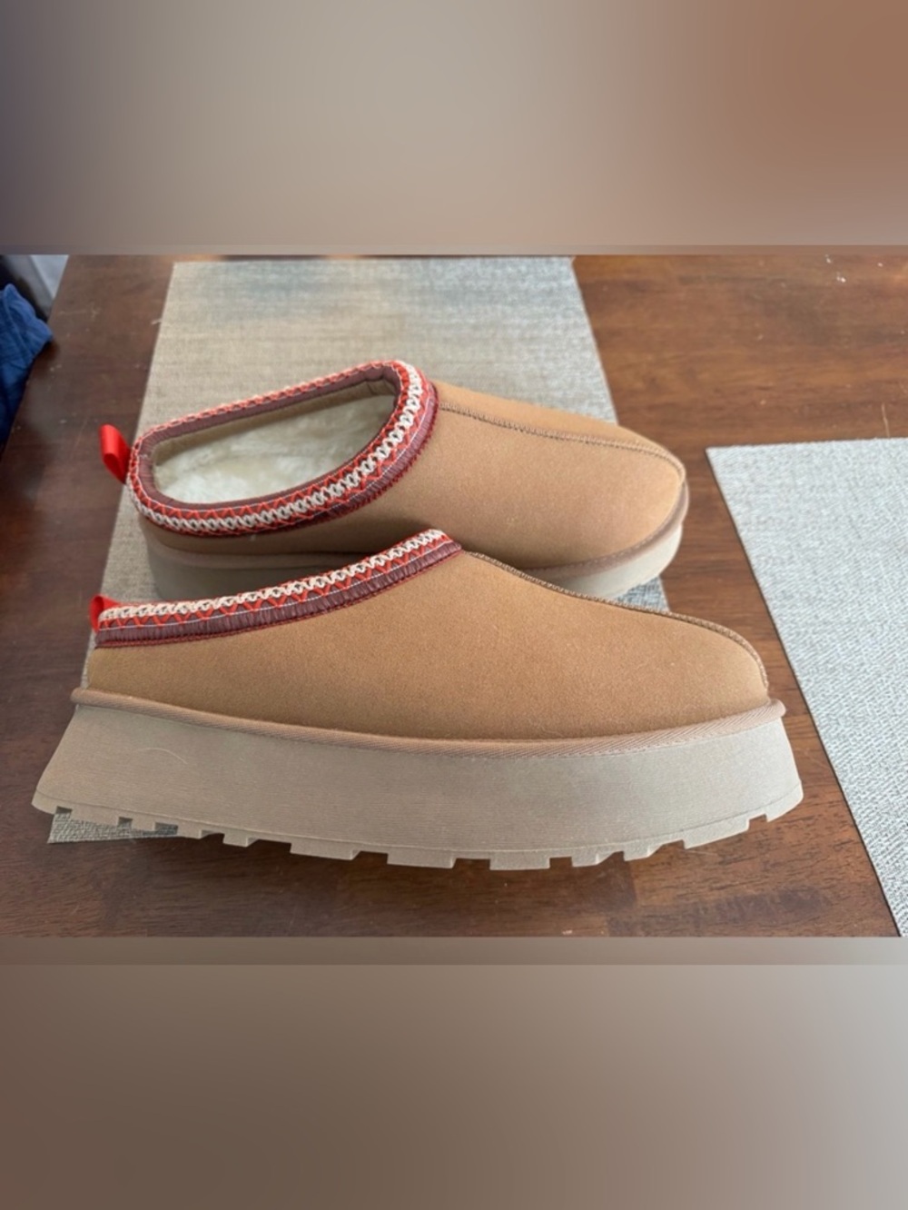 NWOT Mule clog platform slip on shoe with furry lining